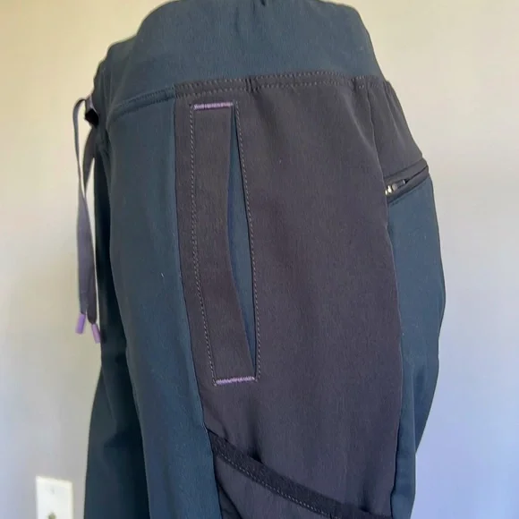 Title Nine Ascent 2.0 Hiking Pants - Picture 5 of 12